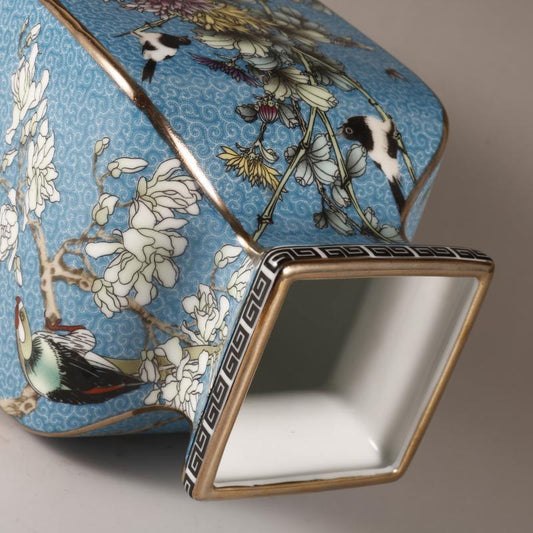 Porcelain Qing Dynasty Classical Styled Vase